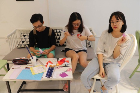 Tham gia hoạt động cộng đồng giúp các em học sinh cảm thấy mình làm được nhiều việc ý nghĩa