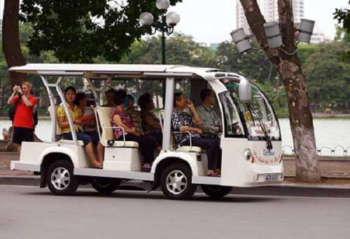 Thí điểm xe 4 bánh chạy điện chở khách du lịch