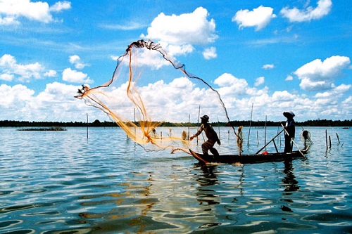 Theo dõi tình hình Ca-ta để bảo đảm an toàn cho khách du lịch