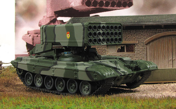 Hệ thống hỏa lực phóng loạt hạng nặng TOS-1A Solncepiek Hệ thống hỏa lực phóng loạt hạng nặng TOS-1A Solncepiek ('Blazing Sun') cũng đã được chứng minh là một vũ khí hiệu quả trong cuộc xung đột tại Syria. Các tên lửa nhiệt áp của hệ thống này đặc biệt phát huy được hiệu quả tại các khu vực miền núi vì khi nổ, chúng tạo thành những sóng vang xa và có hiệu quả hơn trong môi trường hạn chế - một bất ngờ không mong muốn đối với các tay súng IS vốn thường sử dụng các vị trí trên cao tại các ngọn núi để tạo lợi thế trong các trận đánh.
