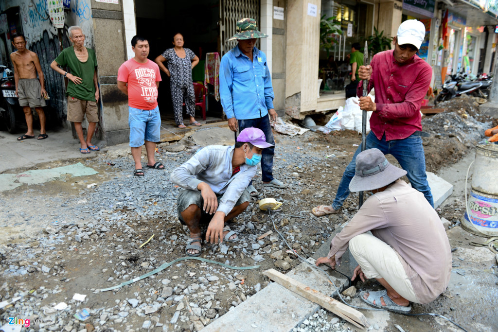 Vỉa hè phố đi bộ Bùi Viện sẽ được lát đá granite dọc hai bên.