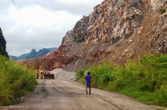 Hệ thống máy nghiền đá.