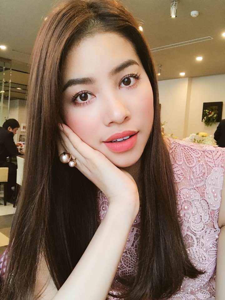 Phạm Hương thích thú khoe thời tiết: 