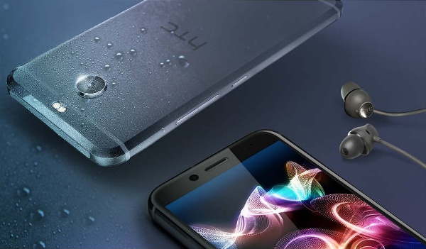 Một trong những điểm nhấn của HTC 10 Evo chính là được trang bị tiêu chuẩn kháng bụi, kháng nước IP57 với khả năng “sống sót” trong 30 phút ở độ sâu 1m. Tất nhiên một tính năng không thể thiếu đó là cảm biến vân tay một chạm tích hợp ở nút Home vật lý.