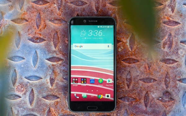 Có thể nói độ phân giải màn hình 2K của HTC 10 Evo là cao nhất trong phân khúc giá dưới 6 triệu, điều này giúp cho thiết bị hiển thị sắc hơn hầu hết các đối thủ. 