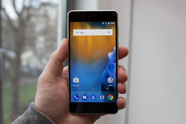 Thiết kế vỏ nhôm nguyên khối sang trọng : Tương tự như nhiều mẫu smartphone trong cùng phân khúc giá hiện nay, Nokia 5 cũng sở hữu thiết kế sang trọng với vỏ nhôm nguyên khối.