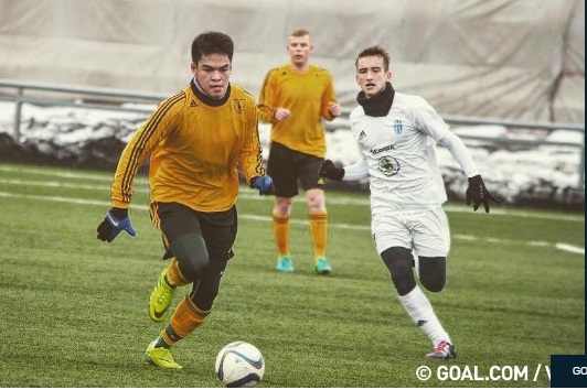 8. Tony Lê Tuấn Anh (1999 | 1m80 | Tiền vệ trung tâm |U19 Bohemians) :Tiền vệ đa năng 17 tuổi từng được gọi tập trung cùng đội tuyển U20 Việt Nam chuẩn bị cho chiến dịch World Cup 2017 hồi tháng 3 năm nay. Tuy nhiên, Tony đã không gặp may khi dính một chấn thương ở đầu gối và phải bỏ cuộc giữa dòng. Mùa sau, anh sẽ cùng U19 Bohemians Praha thi đấu tại giải đấu cao nhất của cấp độ U19 CH Czech và chờ một cơ hội khác sẽ đến với mình ở quê nhà.