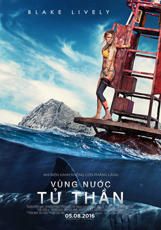 The Shallows (2016)  Là tác phẩm mới nhất của dòng phim này, ngay từ khi ra mắt, bộ phim cá mập ăn khách mùa hè năm ngoái đã được so sánh với bom tấn Jaws, đủ cho thấy sự kỳ vọng rằng The Shallows sẽ làm nên chuyện. Dù xuyên suốt bộ phim là cuộc chiến một-một giữa một cô gái trẻ và một con cá mập hung hãn, không có nghĩa tác phẩm này kém hấp dẫn mà còn minh chứng cho điều ngược lại với Blake Lively, phu nhân nóng bỏng của 