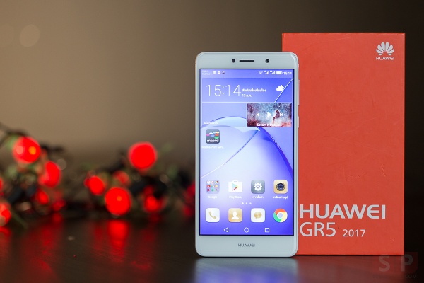 Về màn hình, Huawei GR5 2017 sở hữu màn hình có kích thước 5.5 inch, tấm nền IPS, độ phân giải Full HD đạt mật độ điểm ảnh 401 PPI cho chất lượng hiển thị tốt. Bên cạnh đó, Huawei trang bị thêm cho máy chế độ 