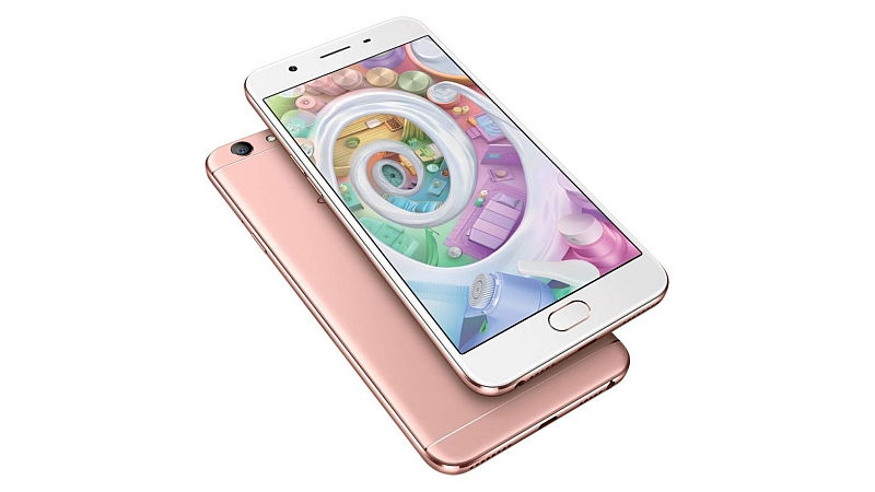 Oppo F1s – 5,5 triệu đồng: Oppo F1s có thiết kế kim loại nguyên khối sang trọng và nhìn “na ná” các mẫu smartphone khác trong danh sách này, đây cũng là kiểu thiết kế phổ biến trên smartphone tầm trung hiện nay. Tương tự như Vivo V5, chụp ảnh selfie chính là điểm nhấn của Oppo F1s với camera trước có độ phân giải 16MP với khẩu f/2.0, không có đèn flash nhưng có thể dùng ánh sáng màn hình để trợ sáng khi chụp ban đêm. Oppo cũng trang bị cho máy nhiều tính năng để chụp ảnh tự sướng như hẹn giờ, chụp bằng giọng nói, cử chỉ, điều chỉnh và làm mịn da 7 cấp độ, chụp ảnh tự sướng panorama. Camera sau của Oppo F1s có độ phân giải 13MP, khẩu f/2.2, hỗ trợ lấy nét pha và chỉ có đèn flash đơn để trợ sáng. 