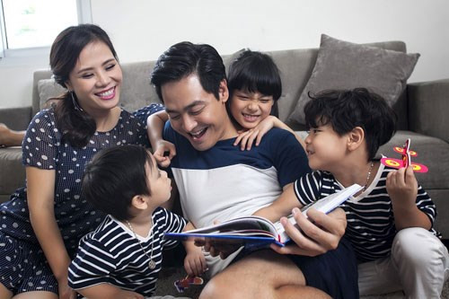 Vợ của Phan Anh là một người có học thức, thấu hiểu công việc của chồng và chấp nhận là người đứng sau hậu thuẫn giúp chồng phát triển sự nghiệp. Phan Anh ngoài vai trò MC còn được biết đến là người có ảnh hưởng tốt tới cộng đồng, thông qua nhiều hoạt động thiện nguyện ý nghĩa.