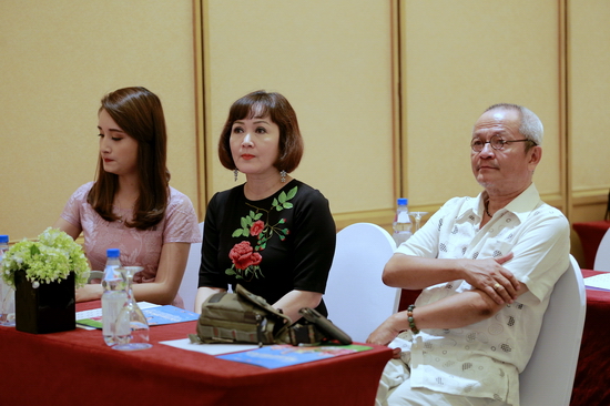 Đạo diễn Quốc Trọng , NSƯT Minh Hòa và diễn viên Khánh Linh