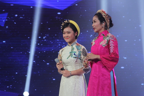  Về phần Cẩm Ly, tuy đánh giá cao chất giọng của thí sinh nhưng chị cũng muốn nhìn thấy Linh Phương thử thách chính mình trong ca khúc khó hơn.