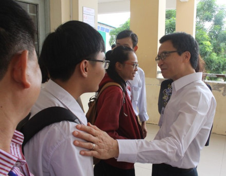 Phó Thủ tướng Vũ Đức Đam thăm, động viên các thí sinh ở Cần Thơ ảnh 4