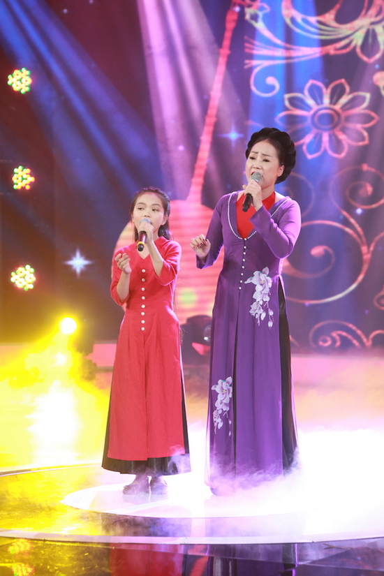 Ở phần nhận xét, giám khảo Quang Linh nhận xét rằng Quỳnh Như luôn có một yếu điểm từ đầu chương trình đến giờ là giọng hát ở những nốt cao nghe khá mỏng manh, dù phần trầm hát rất hay. Tuy nhiên hôm nay, với màn song ca cùng NSND Hồng Lựu, những khuyết điểm đó đã được che lấp, khiến anh chỉ thấy được một tiết mục rất hay và tròn trịa.