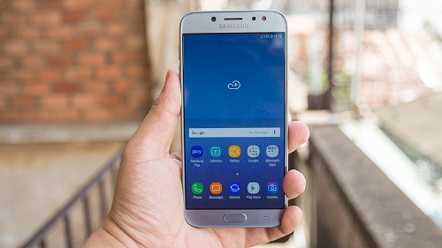 Có gì khác biệt giữa Samsung Galaxy J7 Prime và J7 Pro?