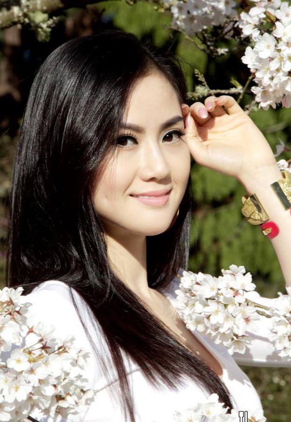 Hoa hậu quý bà Trâm Bùi phải nhận án 3 năm tù vì cùng chồng trồng cần sa trái phép