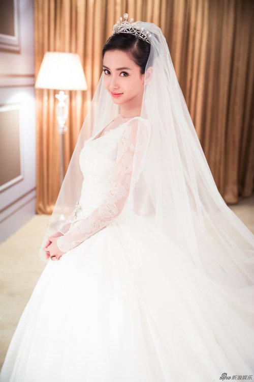 Vẻ đẹp hút hồn của bà xã Huỳnh Hiểu Minh