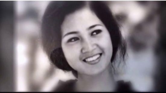 Sinh năm 1961, NSND Lan Hương còn được mọi người trong nghề hay gọi với biệt danh Hương 