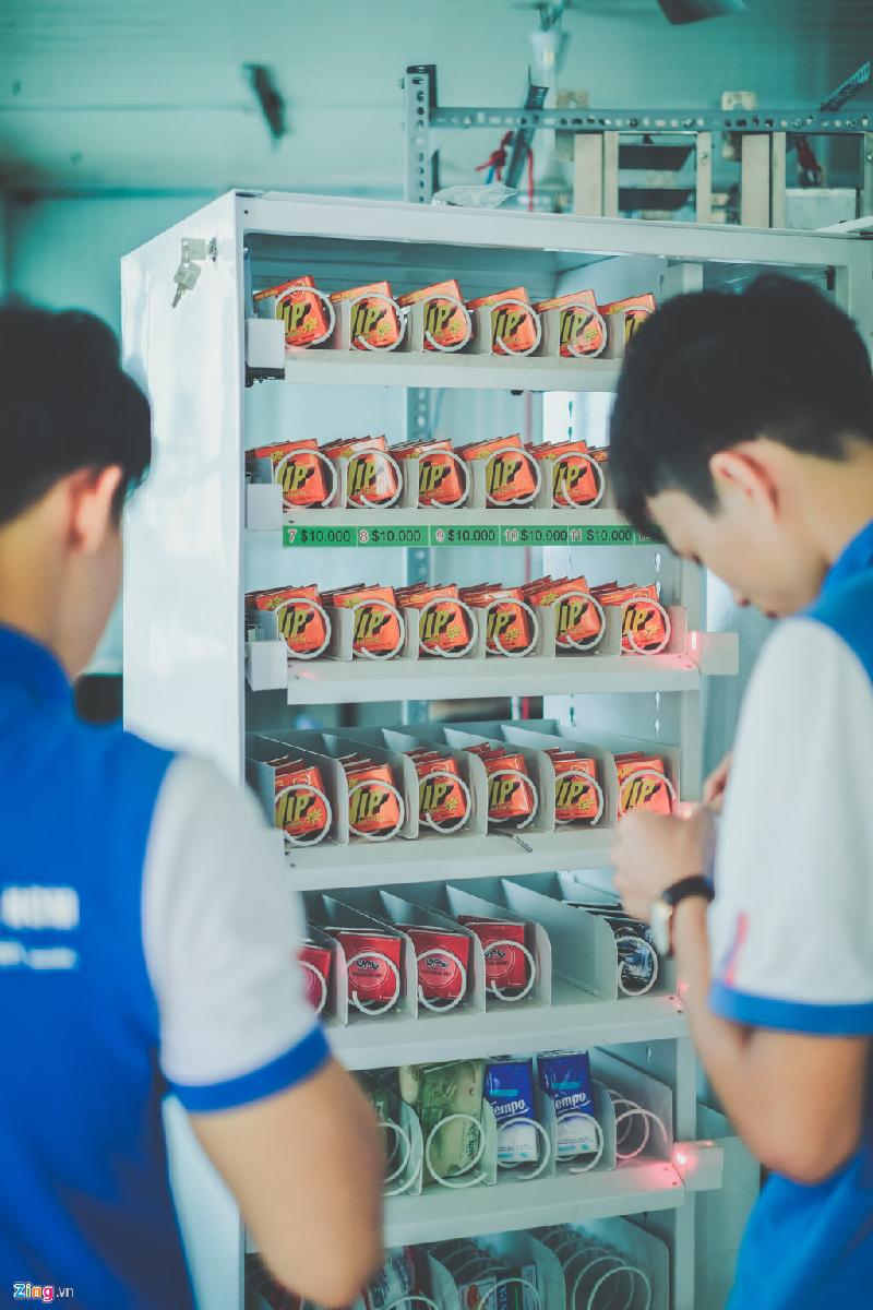 Vì chỉ là bản thử nghiệm và còn nâng cấp nên iCondom vẫn gặp phải một số lỗi về lập trình, độ nhạy và tính năng cũng khá hạn chế như không nhận tiền lớn hơn 100 nghìn đồng, không thể trả lại tiền.