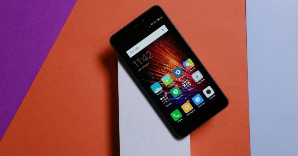 Xiaomi Redmi 4A sử dụng chip xử lý Qualcomm Snapdragon 425, RAM 2GB và bộ nhớ trong 16GB. Cấu hình này là đủ tốt cho nhu cầu sử dụng của đa số người dùng phổ thông, nhưng không thể đáp ứng được các game đồ họa cao.