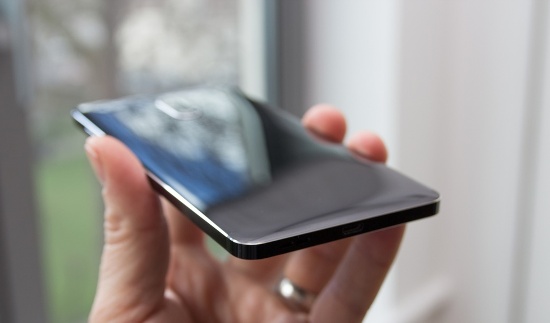 Nokia 6 đi kèm hệ thống loa stereo với hai loa ngoài ở cạnh đáy, bên cạnh đó còn được trang bị công nghệ âm thanh Dolby Atmos, công nghệ âm thanh vòm chuyên nghiệp, tất cả giúp cho thiết bị mang đến những trải nghiệm nghe nhạc tốt hơn. 