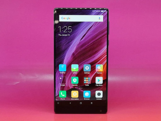 3. Hiệu năng mạnh mẽ và lưu trữ tối đa: Ở thời điểm ra mắt, Xiaomi Mi Mix được trang bị cấu hình mạnh nhất với chip xử lí Snapdragon 821 và RAM lên tới 6GB (cao hơn cả Galaxy S8/S8 Plus hiện tại). 