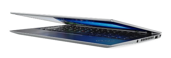 Không như Lenovo Yoga 900S, bản lề nổi của ThinkPad X1 Carbon chỉ cho phép mở ra một góc 180 độ nhưng vẫn rất thuận tiện để chia sẻ nội dung với mọi người. Dù khá mỏng, nhưng thiết bị vẫn có rất nhiều cổng kết nối tiêu chuẩn như: 2 cổng USB 3.0, mini DisplayPort, HDMI, OneLink+, Ethernet, khe cắm thẻ nhớ MicroSD và 2 cổng Thunderbolt 3 được tích hợp trong thân máy. 