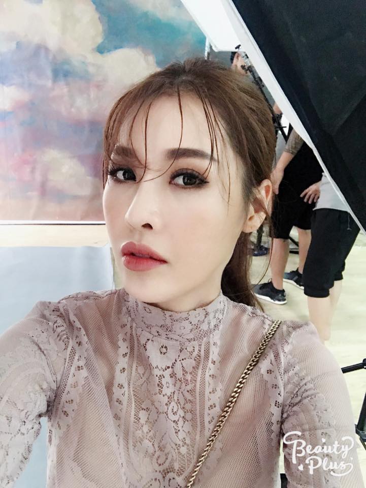 Quế Vân tự tin khoe mũi mới sang sửa: 