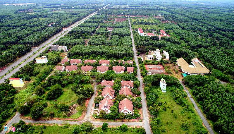 Biệt thự, nhà phố 'bị bỏ quên' ở đô thị cách Sài Gòn 20 km hình ảnh 11 Đây từng được coi là điểm sáng về đô thị mới trong việc đón đầu thực hiện quy hoạch thành phố mới Nhơn Trạch, với nhiều hạng mục hạ tầng như đường nội bộ, hệ thống thoát nước, điện, cáp viễn thông…
