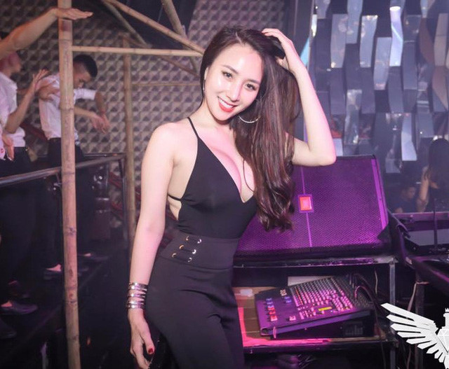 Năm 2016, Thảo Bebe còn được biết đến khi tham gia MV Hãy trả lại anh của ca sĩ Minh Vương. Nhờ ngoại hình nổi bật và ngọt ngào, cô gây được thiện cảm với nhiều người.