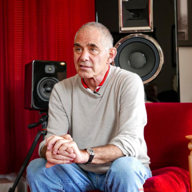  Mark Levinson