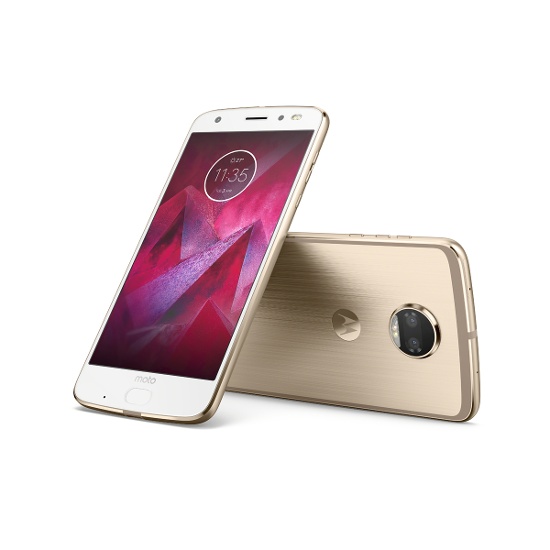Thiết kế: Như đã đề cập ở trên, Moto Z2 Force Edition là bản nâng cấp của Z Force và đã được hãng cải tiến từ vẻ ngoài, phần cứng cho đến các tính năng mở rộng khác. 