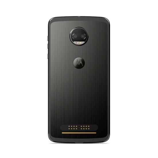 Mặt sau của Moto Z2 Force Edition với các thành phần cơ bản giống nhau, nhưng có một số khác biệt đáng chú ý khi so sánh với Z Force. Thứ nhất, tấm kim loại nguyên khối ở mặt lưng không còn được trang trí bởi các đường kẻ ngang, thay vào đó là những đường kim loại kẻ dọc. 
