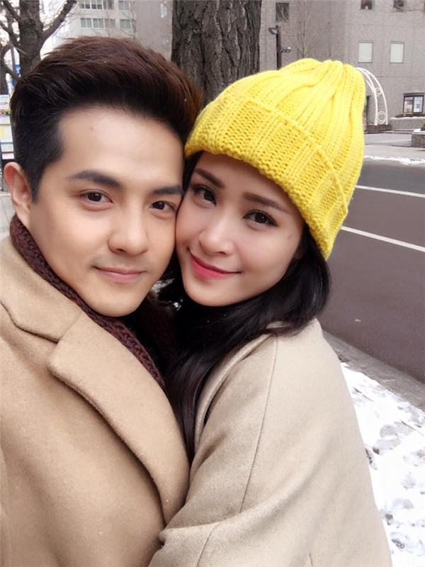 Mặc dù đã trải qua nhiều năm tháng bên nhau và có được sự nghiệp thành danh, nhưng Đông Nhi và Ông Cao Thắng vẫn chưa tiến tới hôn nhân. Điều này khiến các fan còn 