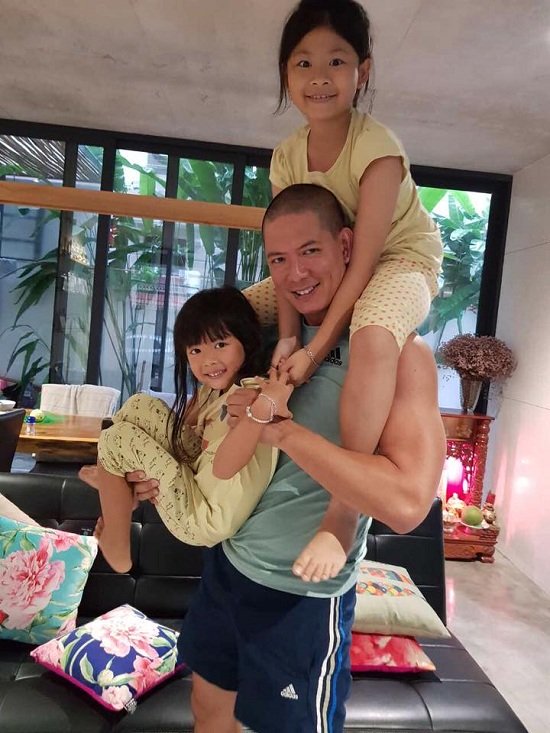 Bố con Bình Minh hài hước 