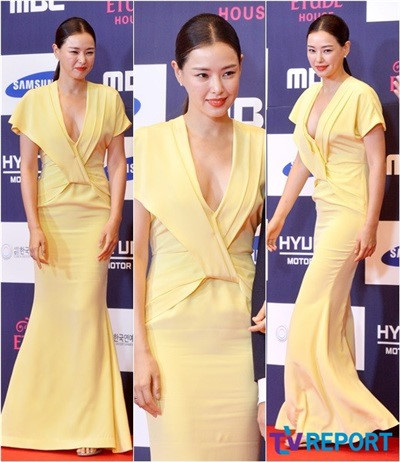 Hoa hậu Hàn Honey Lee chuộng mặc đồ ôm sát vóc dáng hình ảnh 5 Chọn thiết kế khoe lợi thế vòng một và làm nổi bật vòng ba là hai đặc trưng trong phong cách của mỹ nhân phim Pasta.