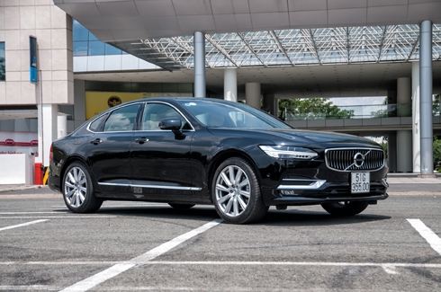 Volvo S90 - sedan lạ cho nhà giàu Việt Nam