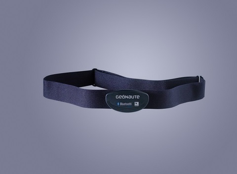 Thắt lưng Geonaute ANT+/Bluetooth. Mặc dù nhiều vòng đeo tay được tích hợp cảm biến quang học với hiệu suất mạnh mẽ nhưng đôi khi nó không hữu ích như một chiếc thắt lưng kết nối. Vì thắt lưng được thiết kế với những lực phân đoạn, phản ứng nhạy hơn. Với mức giá chưa đến 40 euro, thắt lưng Geonaute của Decathlon là một lựa chọn tuyệt vời. Rất dễ dùng, thiết bị này cũng đi kèm với một ứng dụng đơn giản và trực quan.