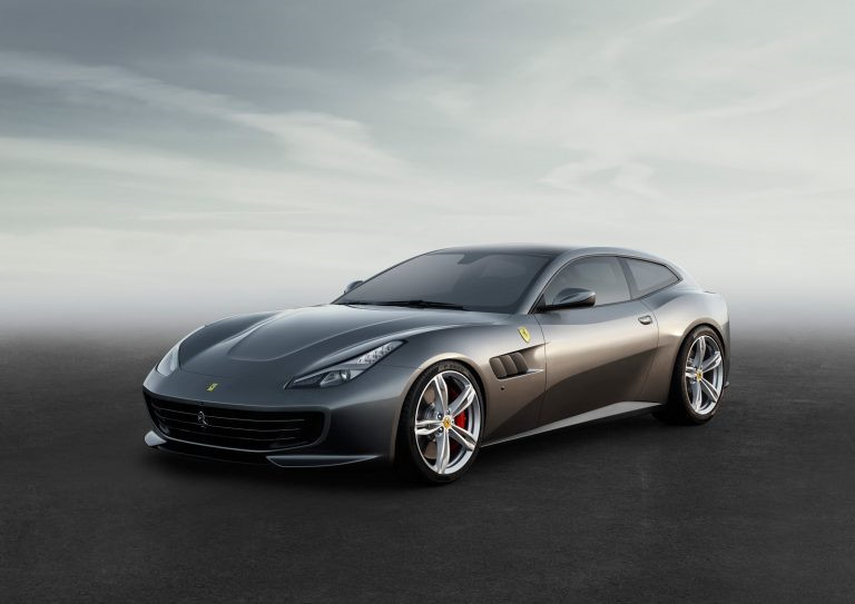 7. Ferrari GTC4 Lusso: GTC4 Lusso gia nhập cùng loạt siêu xe Ferrari khác để kỷ niệm ngày sinh lần thứ 70 của nhà sáng lập hãng xe Italy.