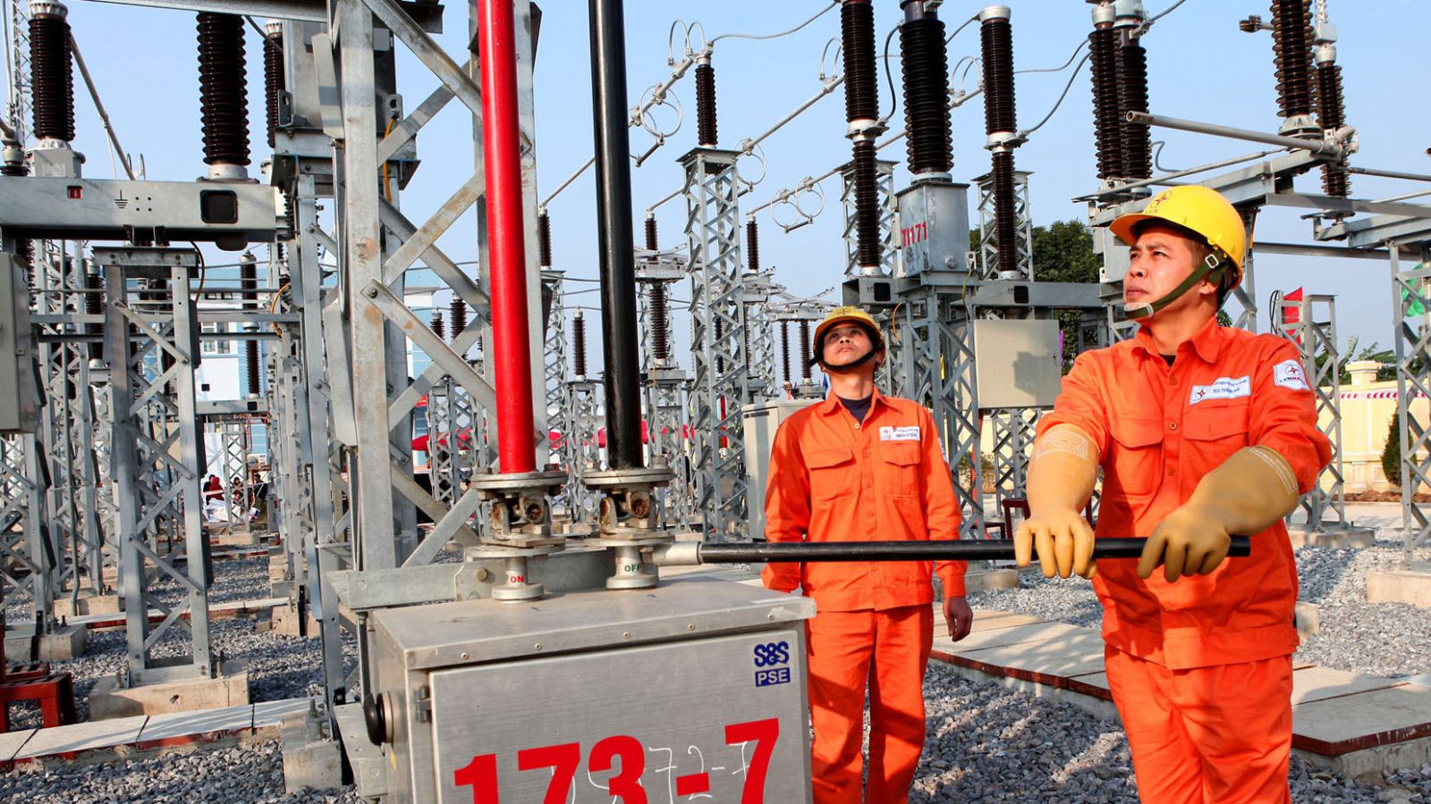 EVN được tự tăng giá điện 3-5%