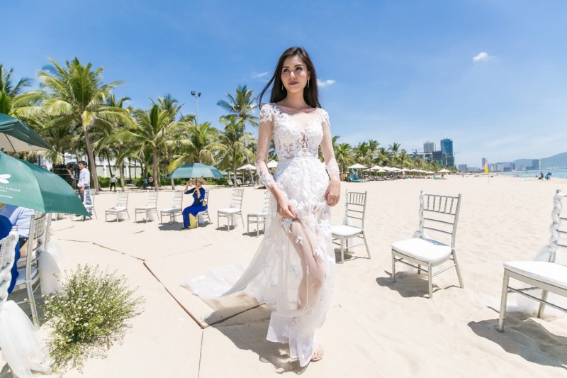 Á hậu Kim Nguyên.
