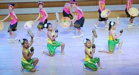 Tiết mục múa Guốc mộc