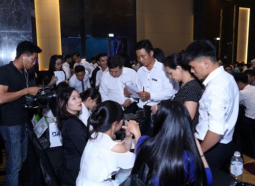 Có nhà đầu tư đăng ký mua cùng lúc nhiều căn condotel tại FLC Grand Hotel Sầm Sơn ngay trong sáng 2/7