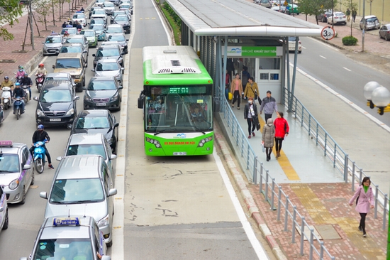 Cơ sở nào để 13 năm nữa Hà Nội cấm xe cá nhân?
