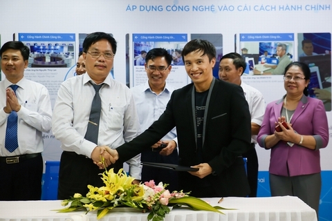 Hiện nay, người dân Đồng Nai có thể truy cập vào Trung tâm hành chính công ở địa chỉ Zalo.me/hccdongnai hoặc tìm kiếm trên Zalo với từ khóa “Cổng Hành chính công tỉnh Đồng Nai”.