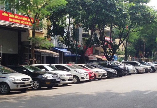 Hà Nội tiếp tục thí điểm trước khi mở rộng ứng dụng đỗ xe qua điện thoại