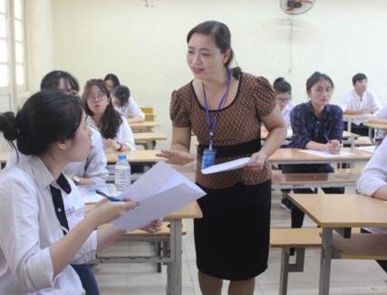 &quot;Mưa điểm 10&quot;, thí sinh cần lưu ý gì khi xét tuyển CĐ, ĐH?