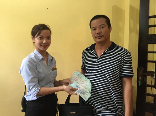 Du khách bất ngờ nhận lại 100 triệu chỉ trong 1 giờ bị mất