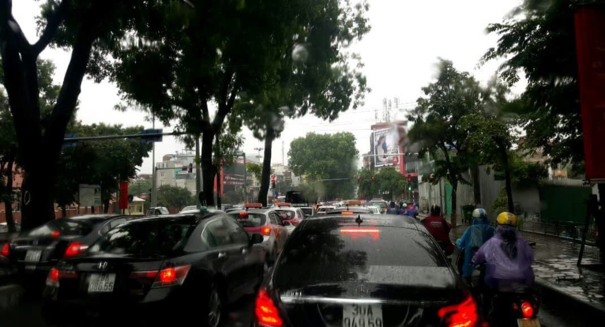 Phố Kim Mã tắc đường kéo dài